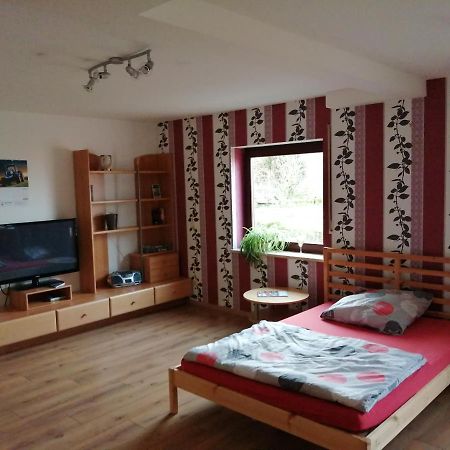 Moderne Ganze Ferienwohnung 1Km Zum Funpark Und Nur 15 Minuten Nach Nuernberg Zirndorf Eksteriør bilde