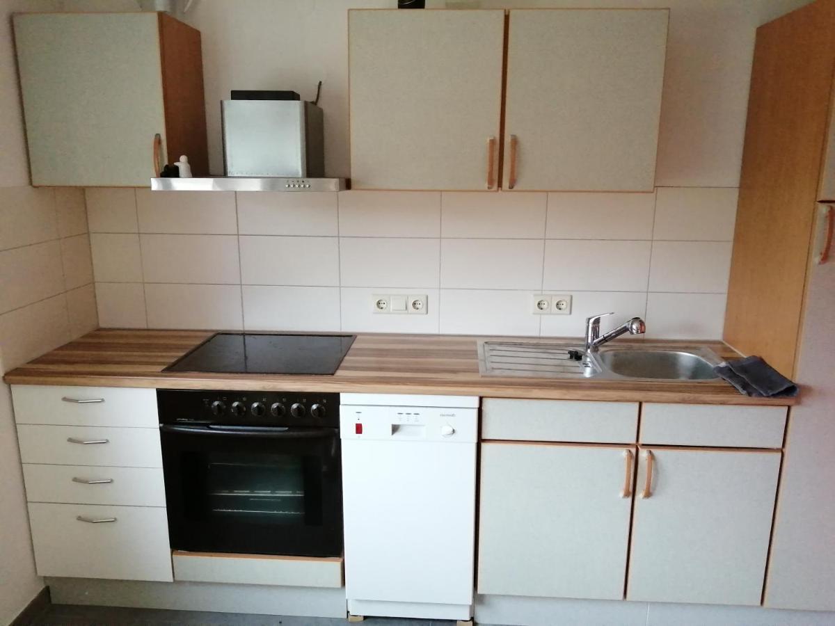Moderne Ganze Ferienwohnung 1Km Zum Funpark Und Nur 15 Minuten Nach Nuernberg Zirndorf Eksteriør bilde
